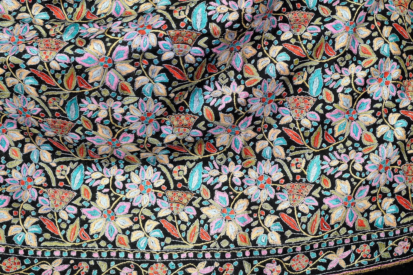 Jet-Black Superfine Kashmiri Pure Pashmina Shawl with Intricate Sozni Embroidered Flowers