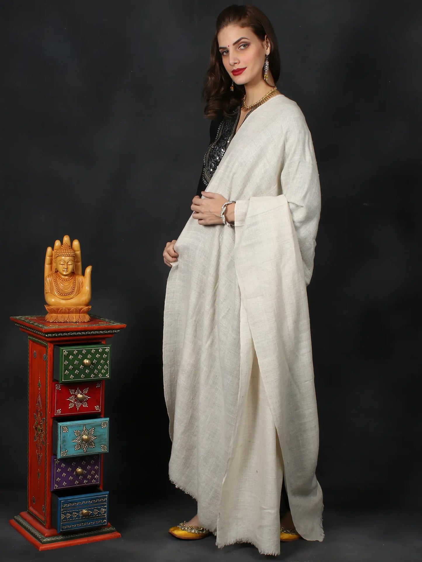 Handwoven Antique-White Plain Handspun Pashmina Shawl from Ladakh